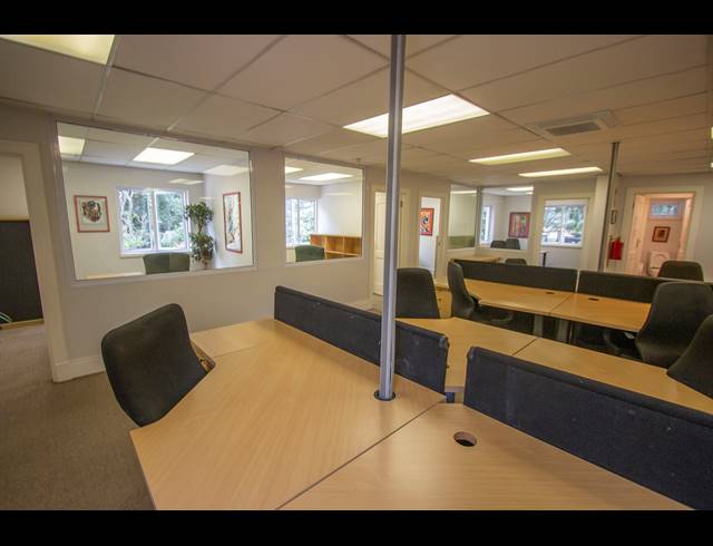 1,200M² OFFICE TO LET IN MELROSE ESTATE